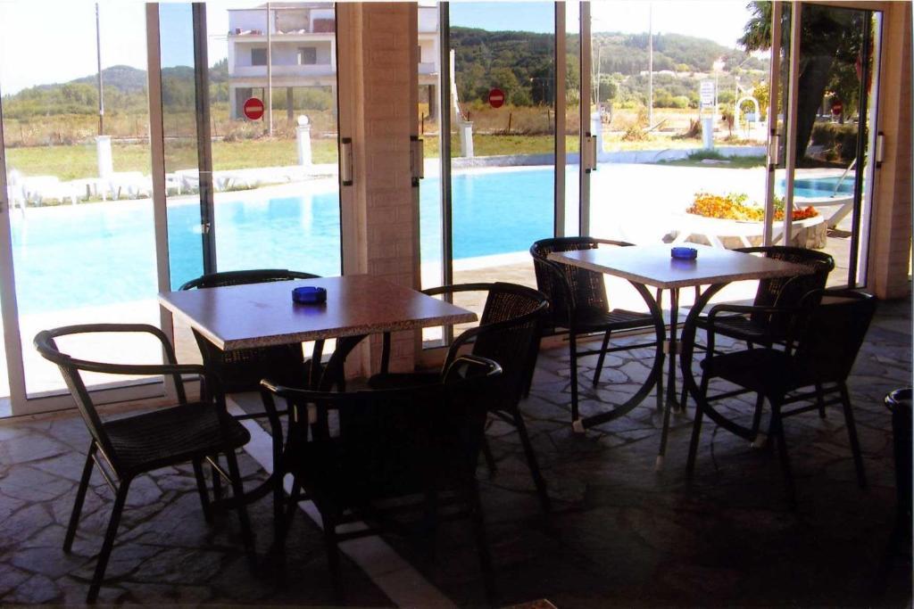 Loula Apartments Sidárion Habitación foto