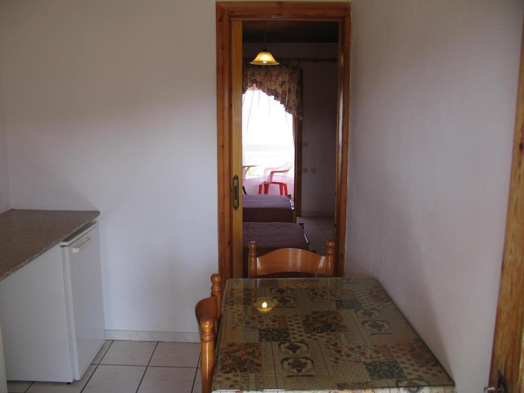 Loula Apartments Sidárion Habitación foto